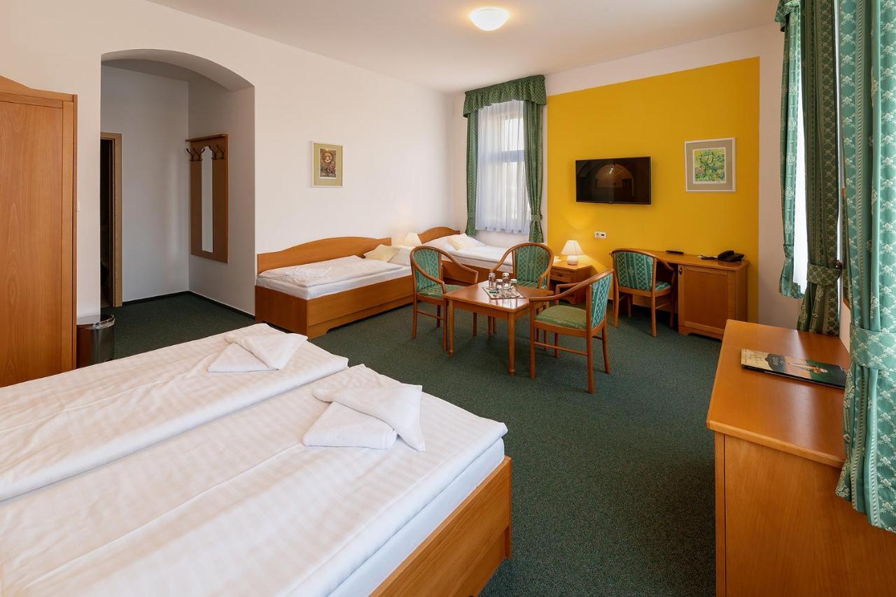Hotel U Sladka Chodová Planá Exteriör bild