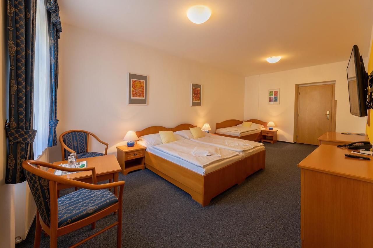Hotel U Sladka Chodová Planá Exteriör bild