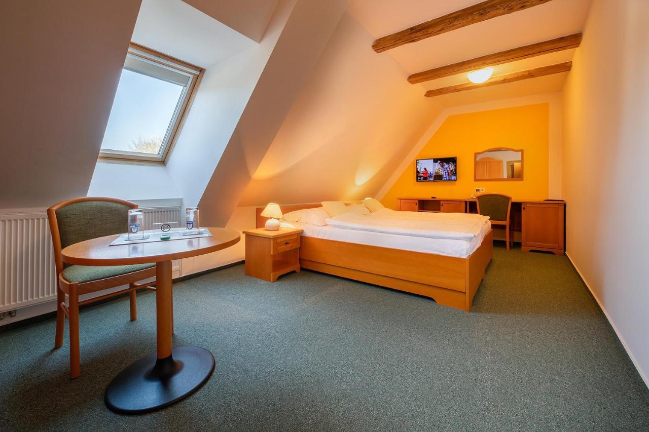 Hotel U Sladka Chodová Planá Exteriör bild