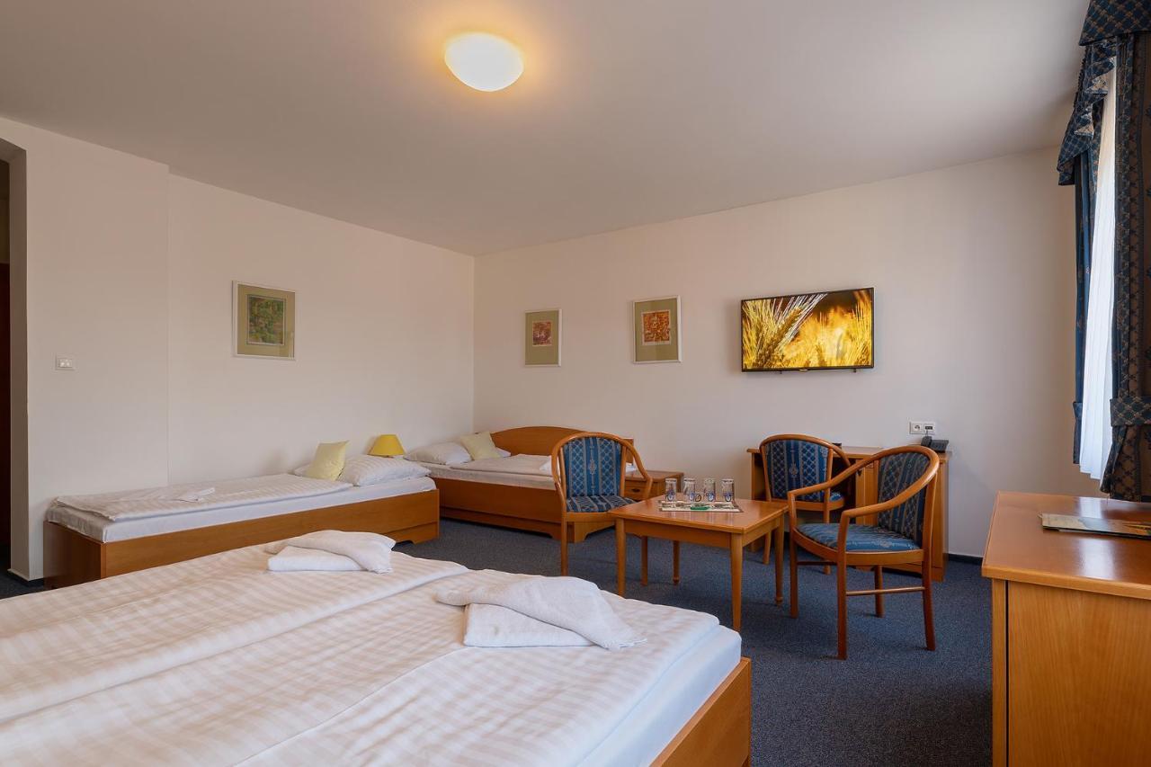 Hotel U Sladka Chodová Planá Exteriör bild