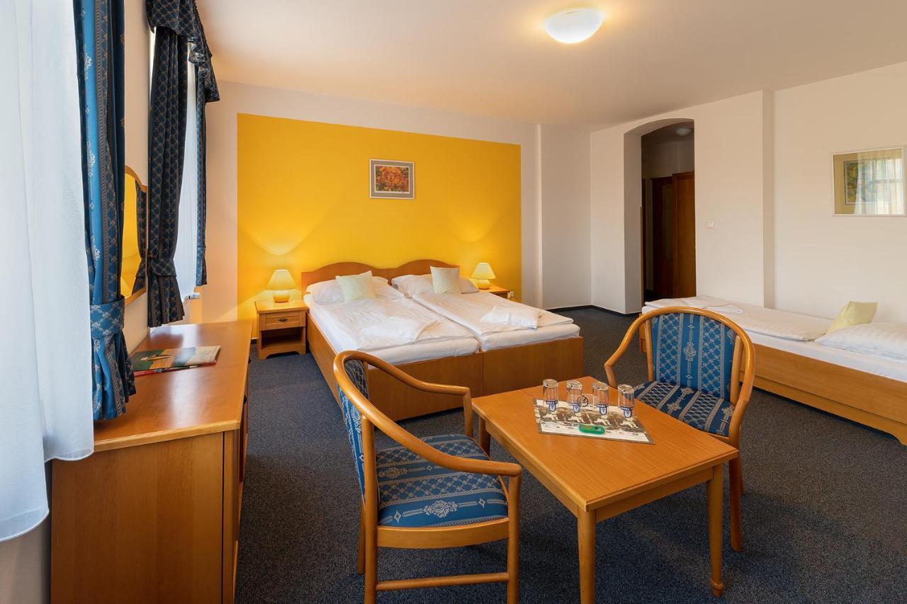 Hotel U Sladka Chodová Planá Exteriör bild