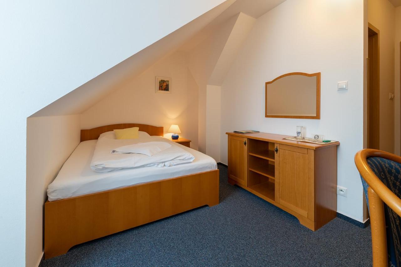 Hotel U Sladka Chodová Planá Exteriör bild