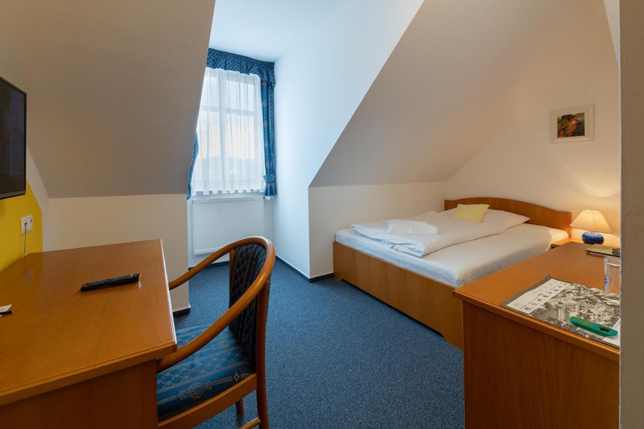 Hotel U Sladka Chodová Planá Exteriör bild