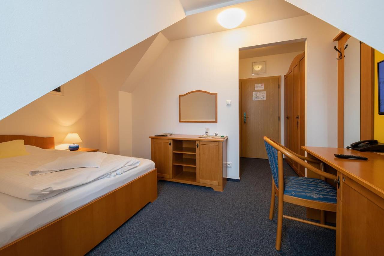 Hotel U Sladka Chodová Planá Exteriör bild